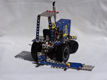 816L-3 Tractor met mechanisch bewegende maaier